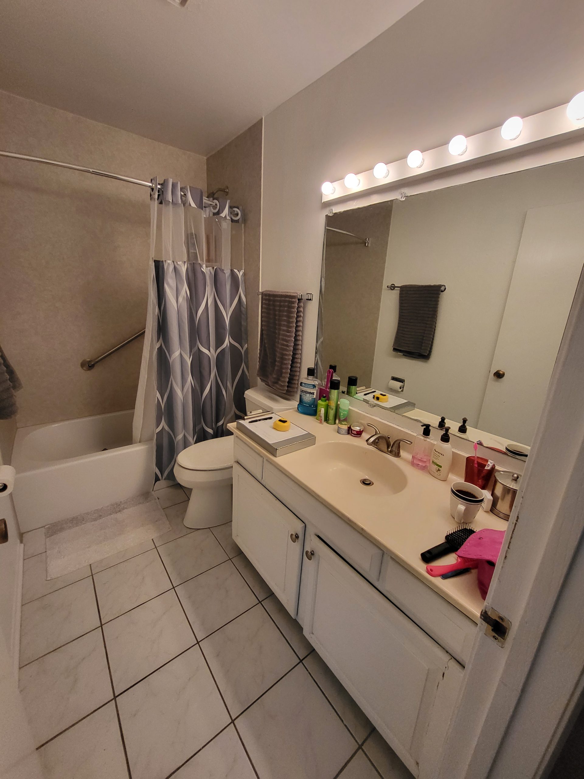 Before | Palatine, IL Small Bathroom Remodel