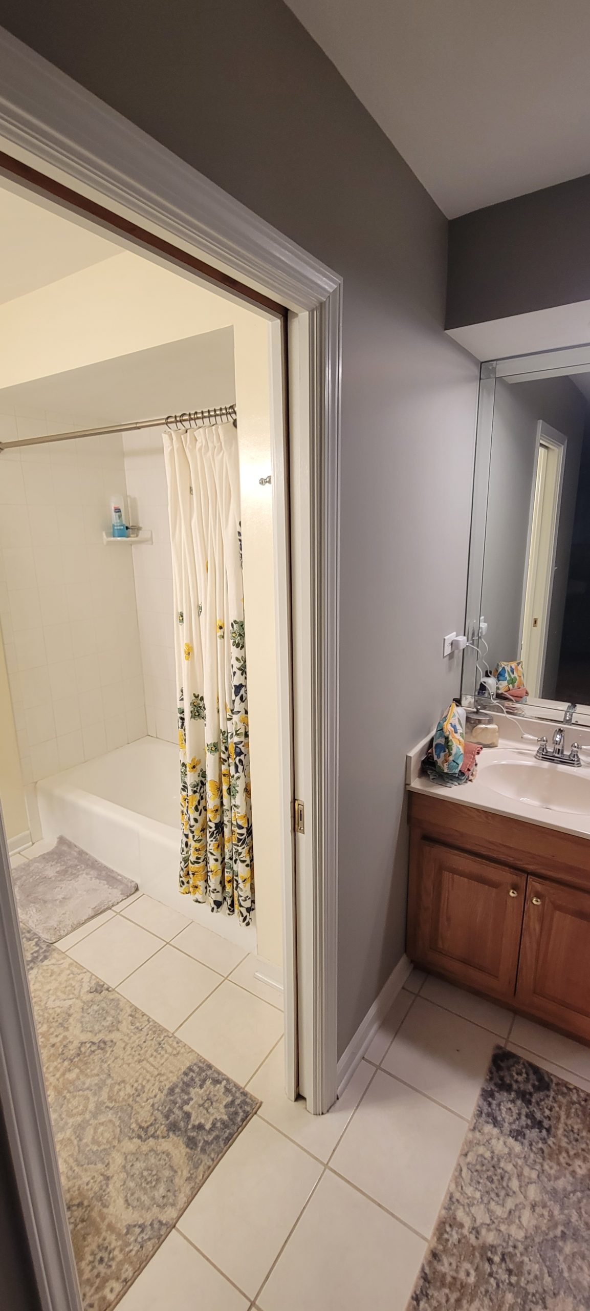 Before | Downers Grove, IL Bathroom Remodel