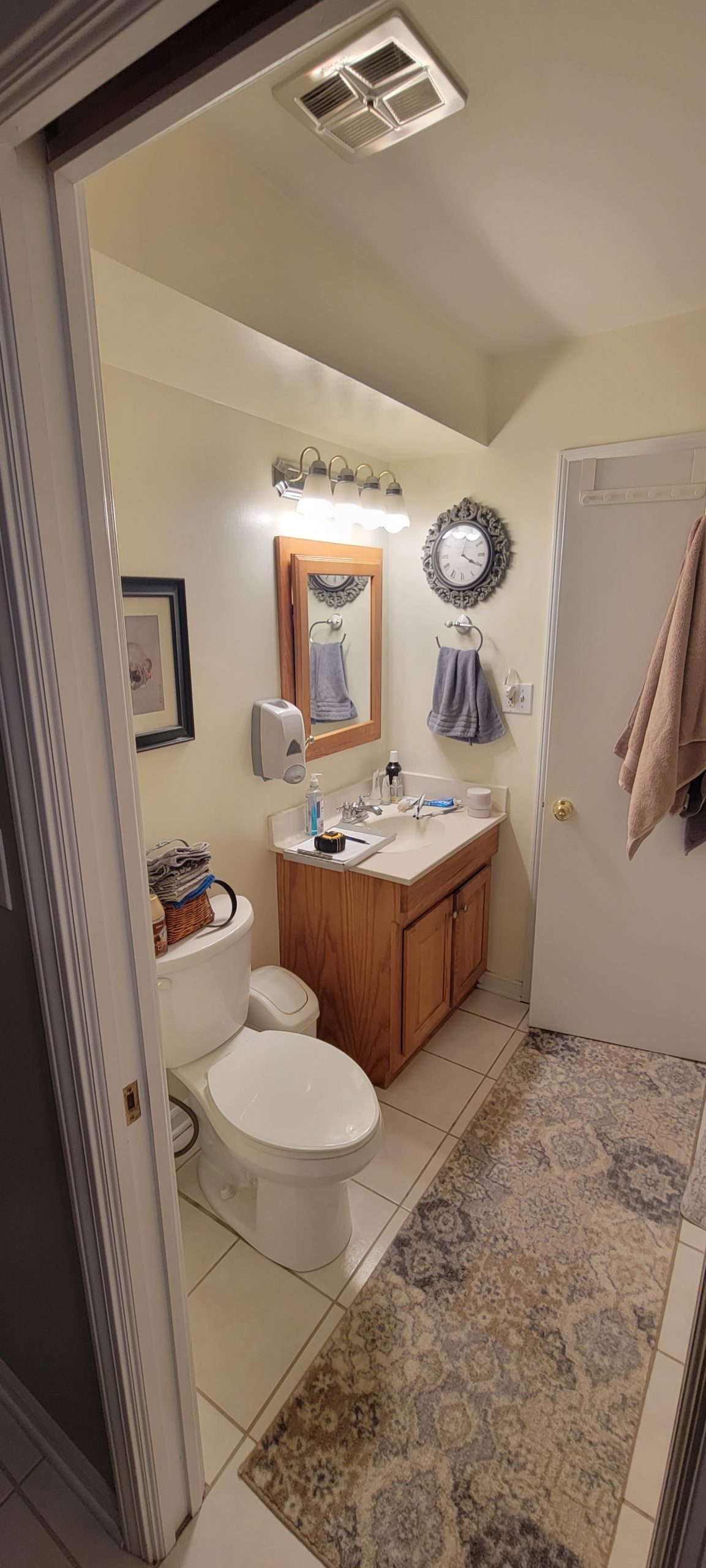 Before | Downers Grove, IL Bathroom Remodel